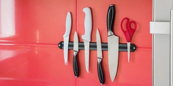best-magnetic-knife-holder