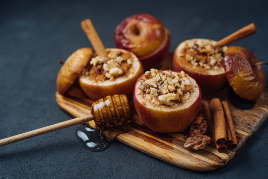 honey baked apples with raisins and walnuts