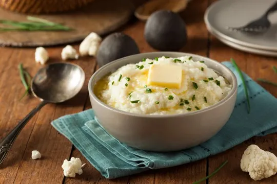 mashed potatoes with butter garlic and parsley