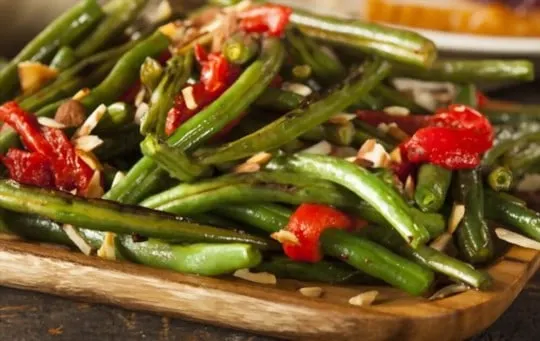 green beans with garlic and almonds