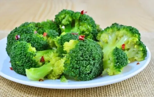 steamed broccoli