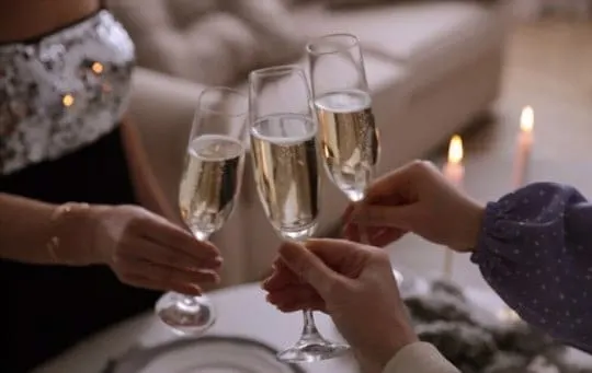 what to serve with champagne