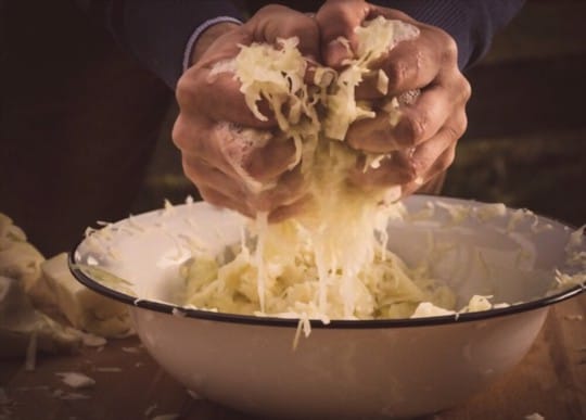 how do you squeeze sauerkraut