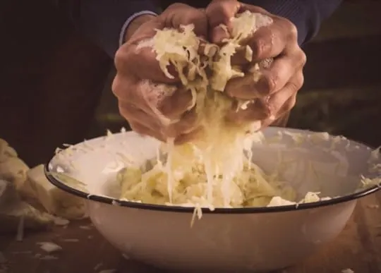 how do you squeeze sauerkraut