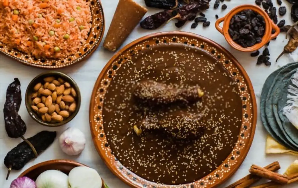 what does mole sauce taste like